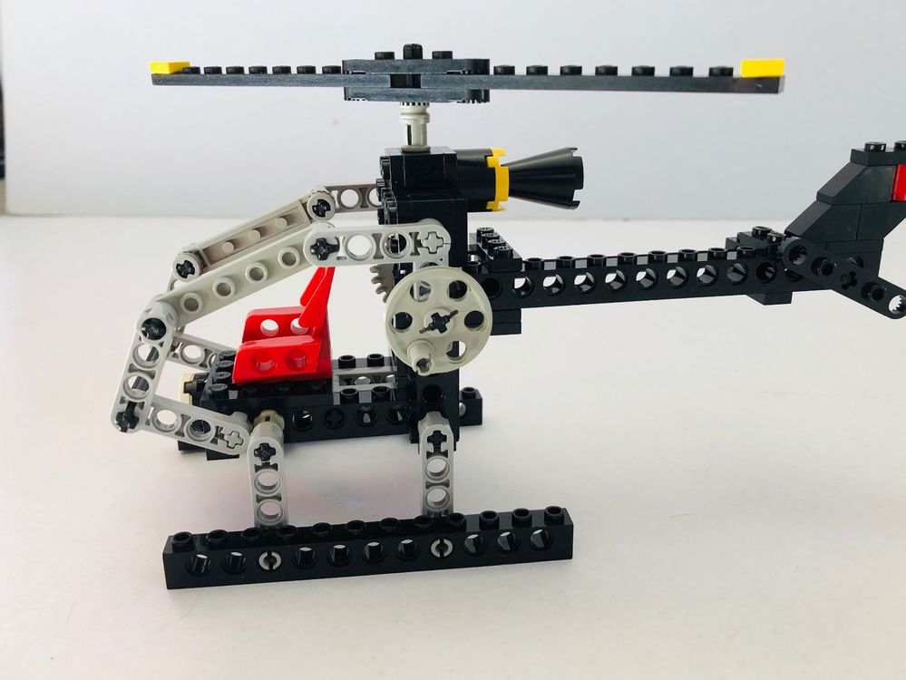 Lego Kit di costruzioni: Lego Technic Cafe Racer (8810)und Night Chopper (8825) – Usato da kleindöttingen venduto da schatzfinder 1