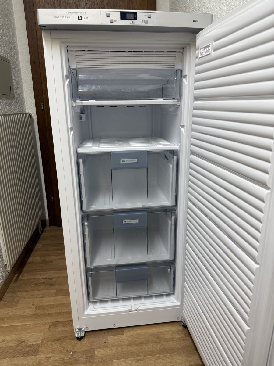 Bauknecht Congelatori: Tiefkühlschrank Bauknecht – Usato da Ebikon venduto da Rechsteiner90 1