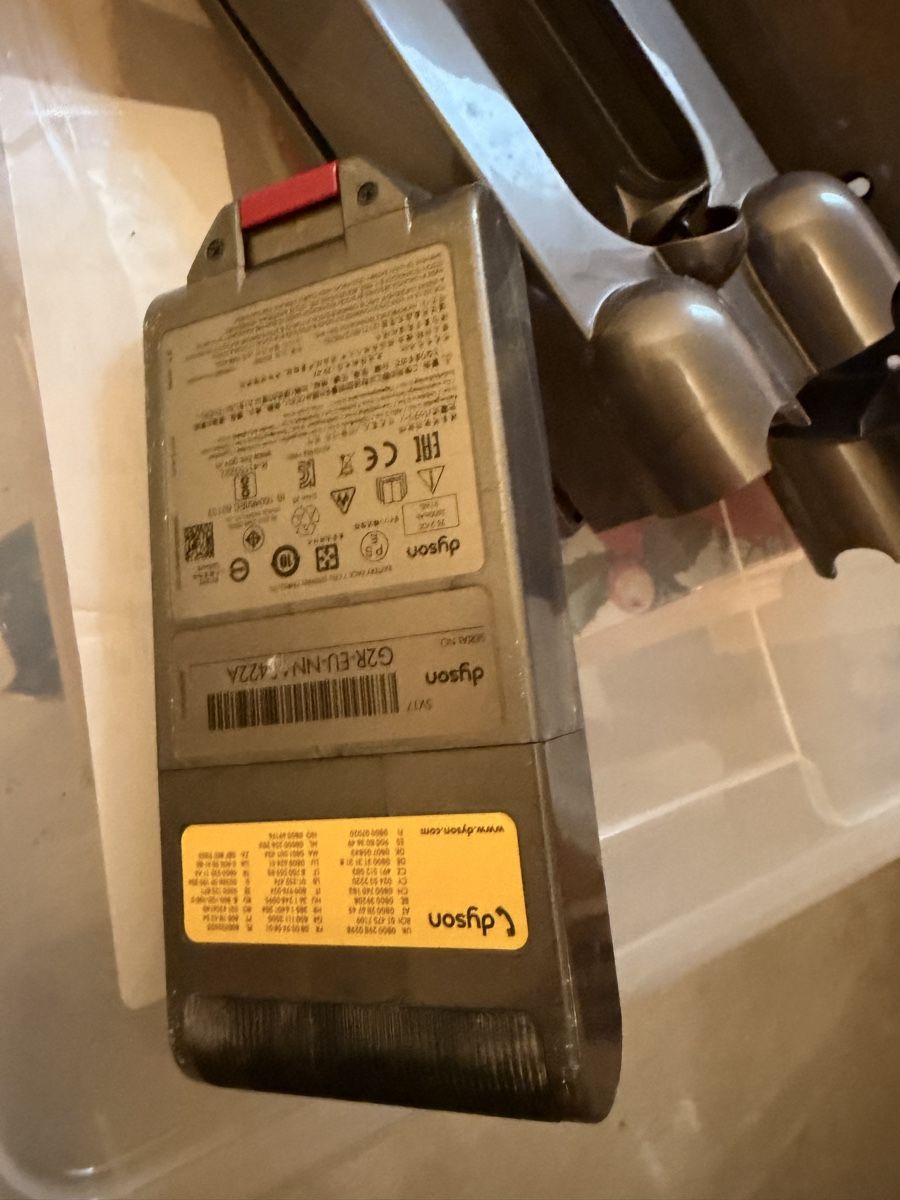 Dyson Aspirapolveri & Accessori: Dyson Aufsätze und Batterie – Usato da Horgen venduto da baluu_10 2