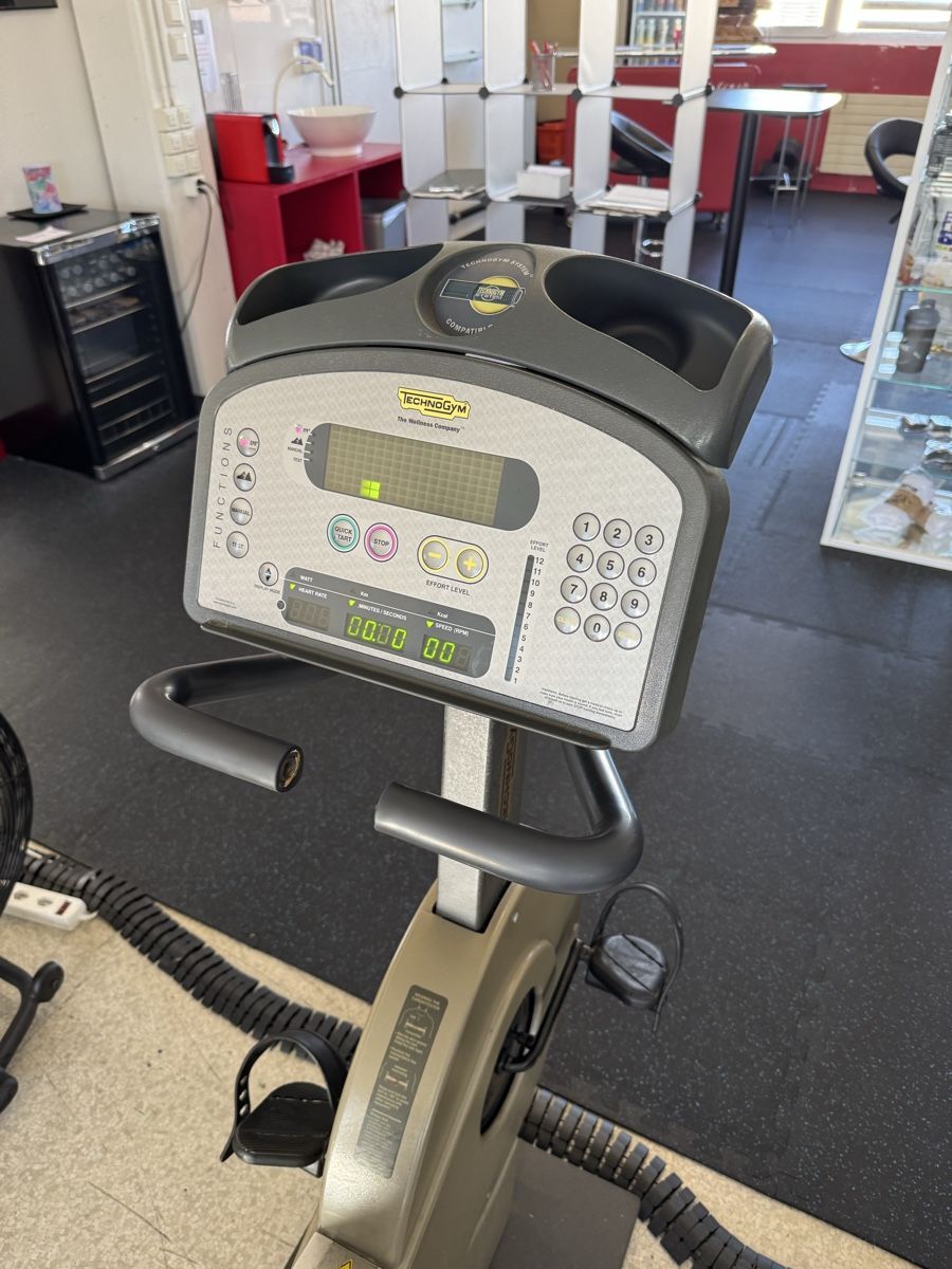Technogym Vélos d'appartement: Technogym Liegeergometer ab 1 Fr!! – D'occasion à Hirschthal par TIP66