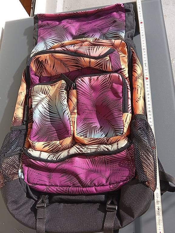 Sacs à dos: Neuwertiger Rucksack mit vielen Fächern  – Neuf avec emballage d'origine à Thun par z.a. 3