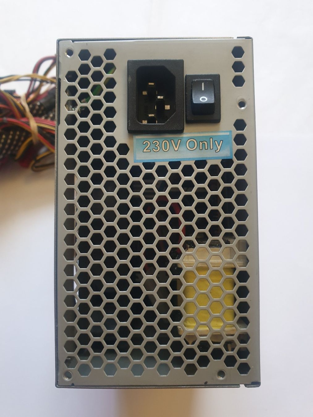 Elektronikbauteil: Alimentation PC fixe / pas testée – Gebraucht aus Moudon von Amaroli7 2