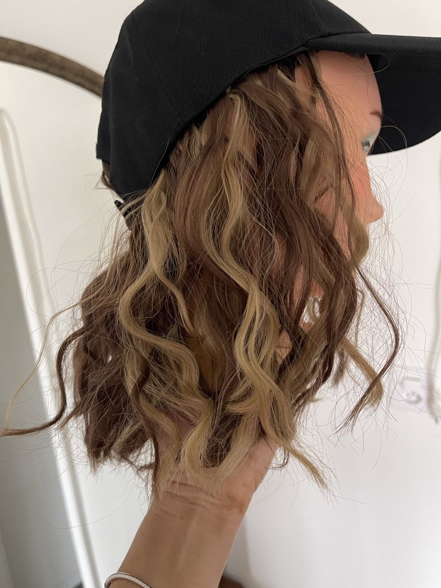 Perruque Blonde avec Frange - AMOUNE - Ondulée - Cheveux bouclés - Fil haute température - Non teint et repassé - Jeux - Jouets