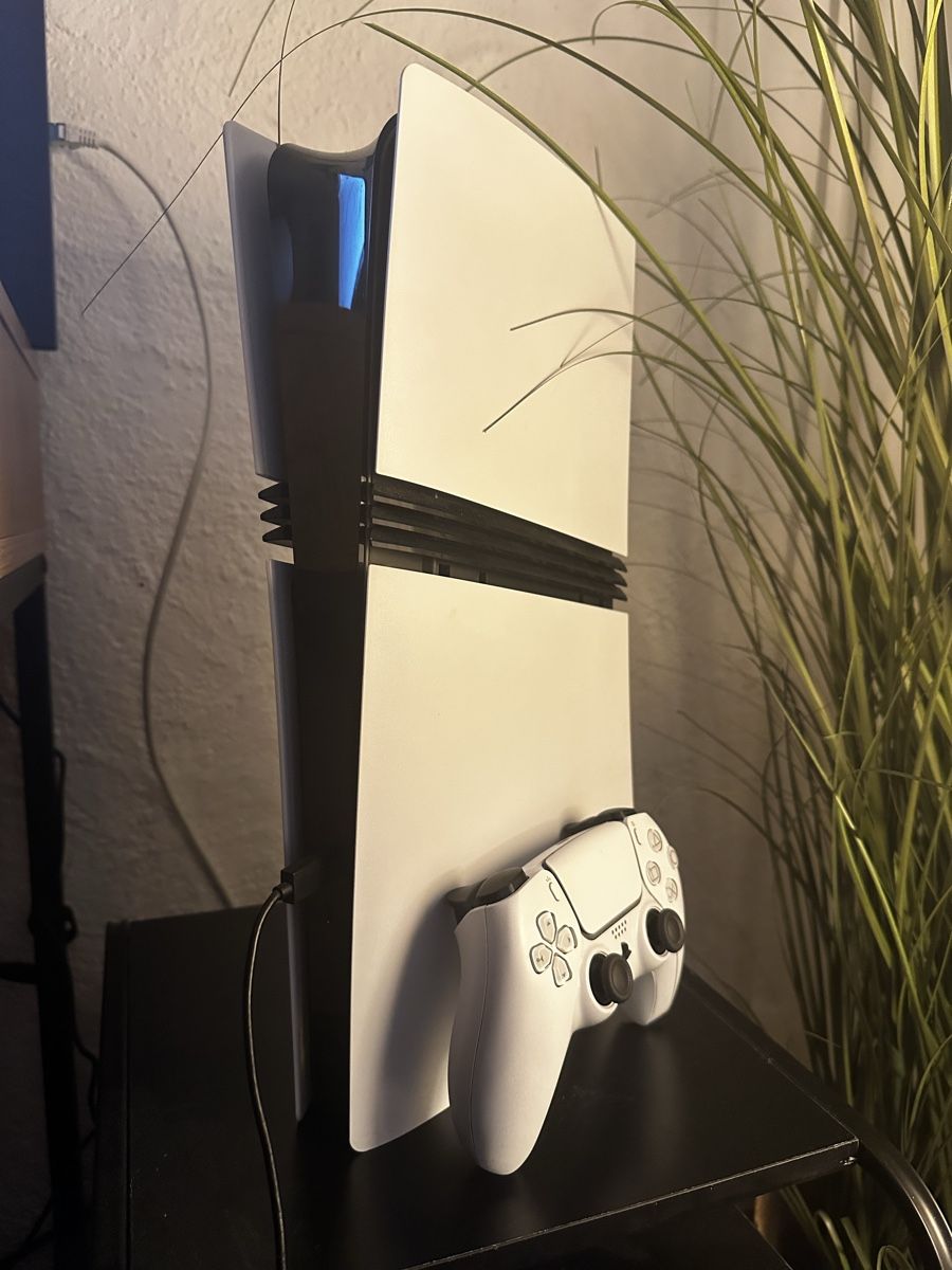 Sony Consoles: Ps5 Pro 2 TB – D'occasion à Ennenda par x22 1