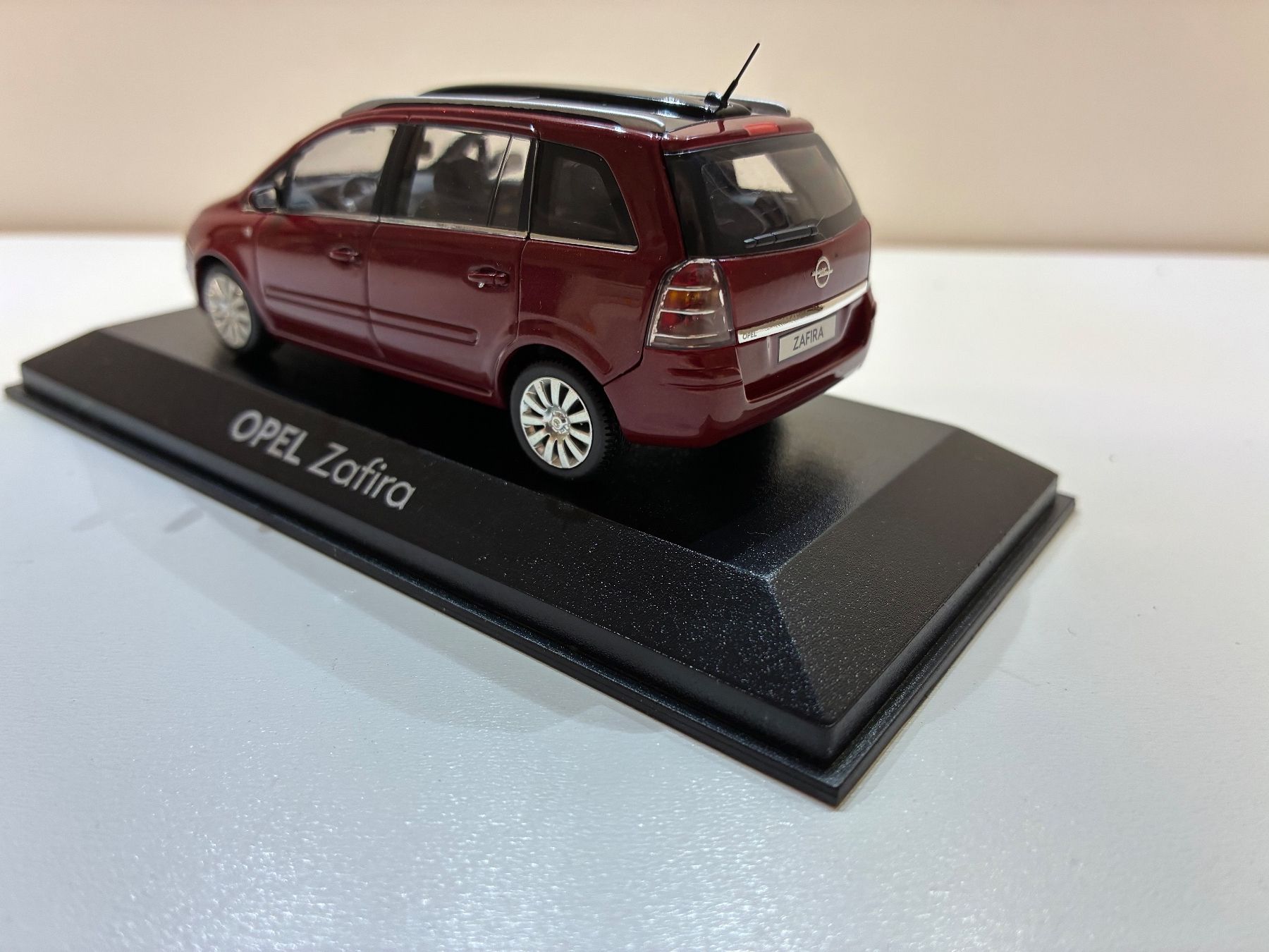Minichamps Modellautos: Modellauto Opel Zafira A – Neu und originalverpackt aus Kräiligen von hkk 2