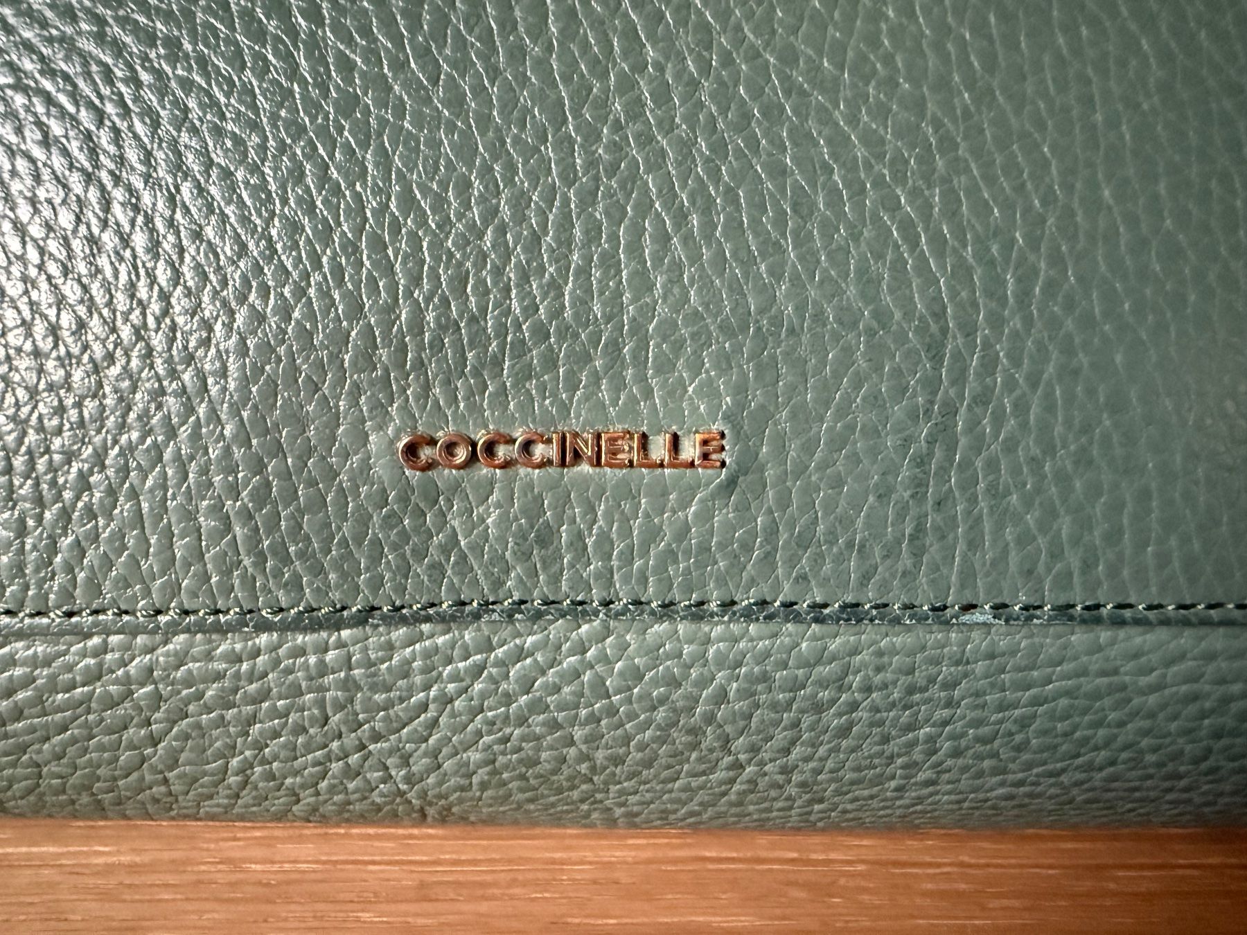 Coccinelle Taschen für Damen: Coccinelle Tasche grün – Defekt aus Kloten von ble_78dj 2