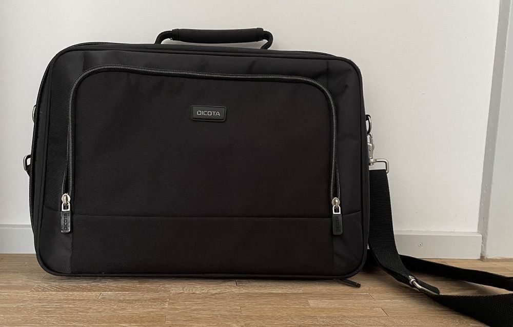 Borse: DICOTA Laptoptasche 15,4" neuwertig – Usato da Intragna venduto da Digger3