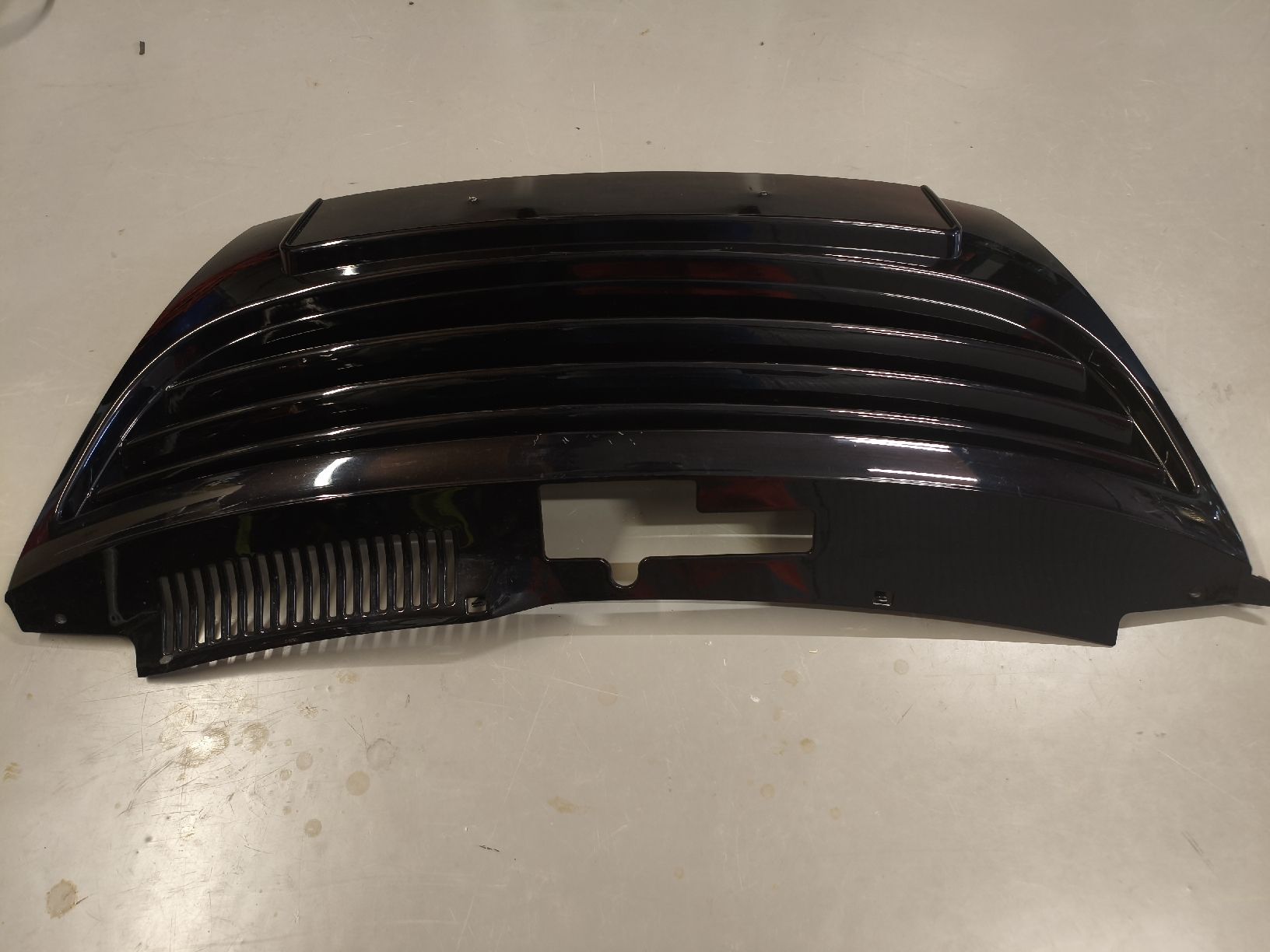 VW Tutti pezzi di ricambio auto: VW Eos Front Grill - Great Look! – Usato da Schöftland venduto da mcb_79lj 1