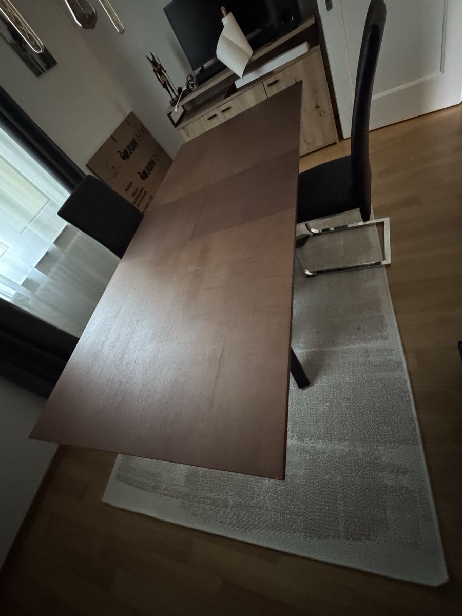Set di tavolo e panche: Ausziebarertisch mir 4 Stühlen – Usato da Jona venduto da Sweet01 2