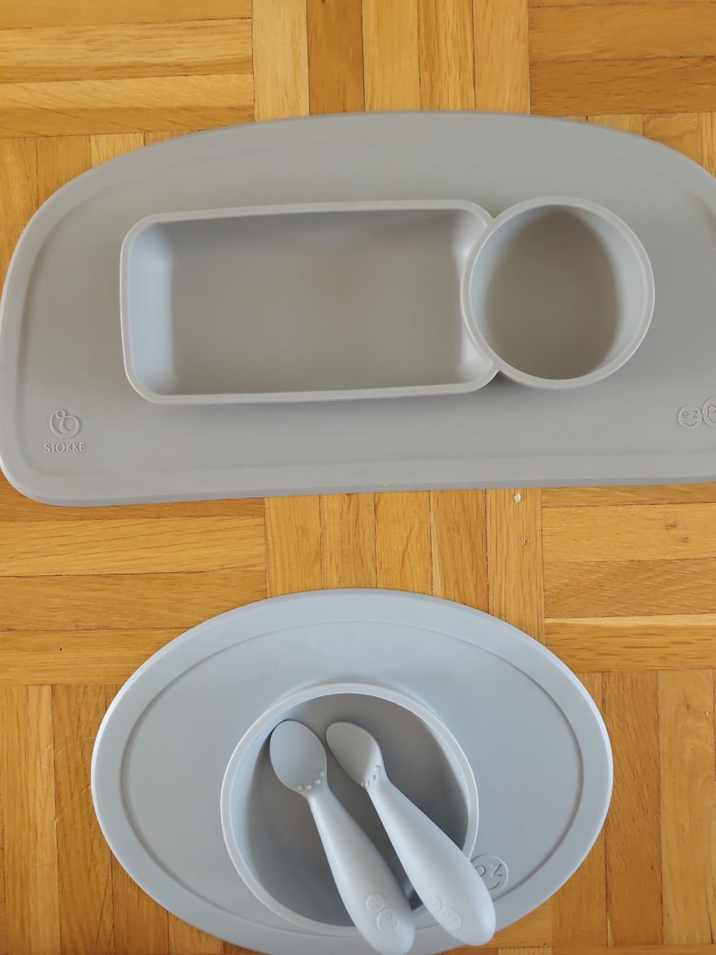 Set di tavolo e panche: platzset stokke ezpz und tiny first ezpz – Usato da Muttenz venduto da Hermesvonthan 1