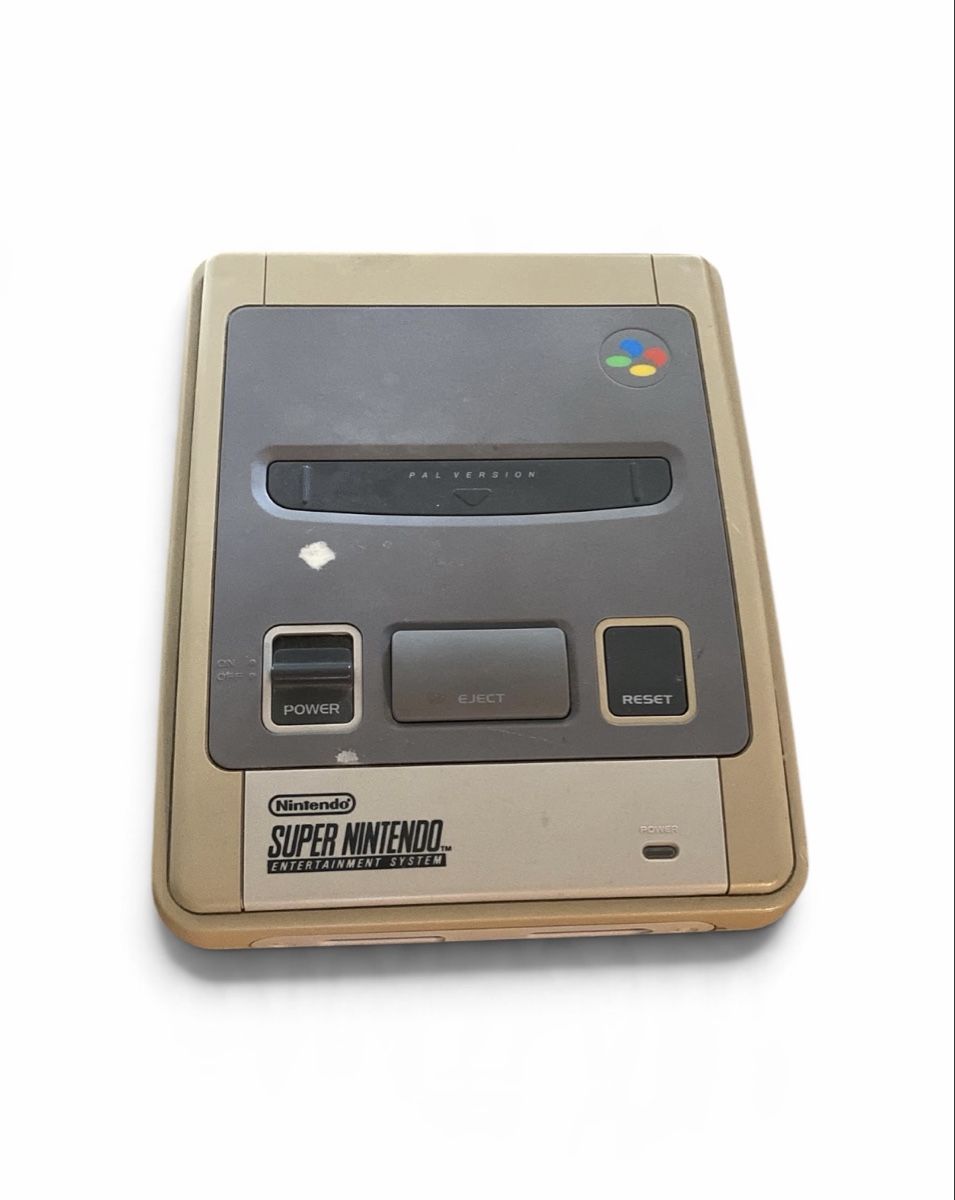 Nintendo Console: Super Nintendo SNES PAL,15 Spiele, 2 Controller – Usato da Weinfelden venduto da suzanaa.9 1