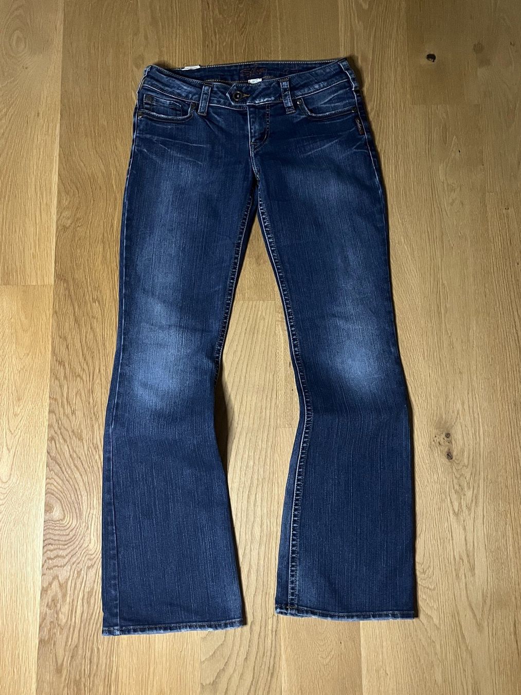 Jeans: Y2K Bootcut Jeans Gr. M dunkelblau – Nuovo (secondo la descrizione) da Siggenthal Station venduto da tha_2yxs 1