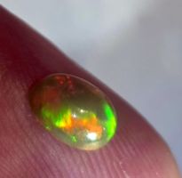 0,8 ct Welo Opale naturelle Reflets Arc-en-ciel