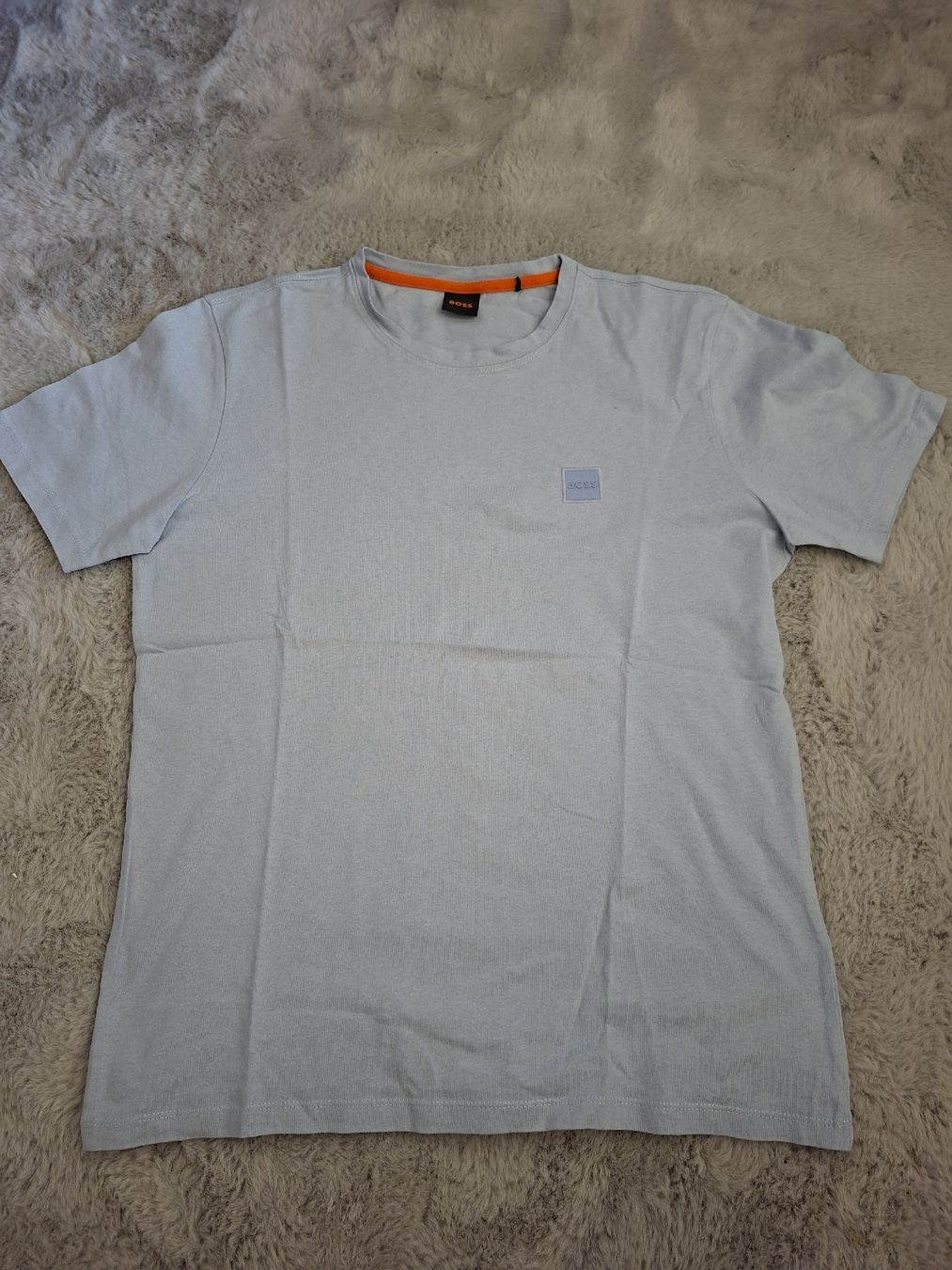 Hugo Boss T-Shirts: T-shirt BOSS bleu clair taille M  – Gebraucht aus Renens VD von ser_j2fn 1