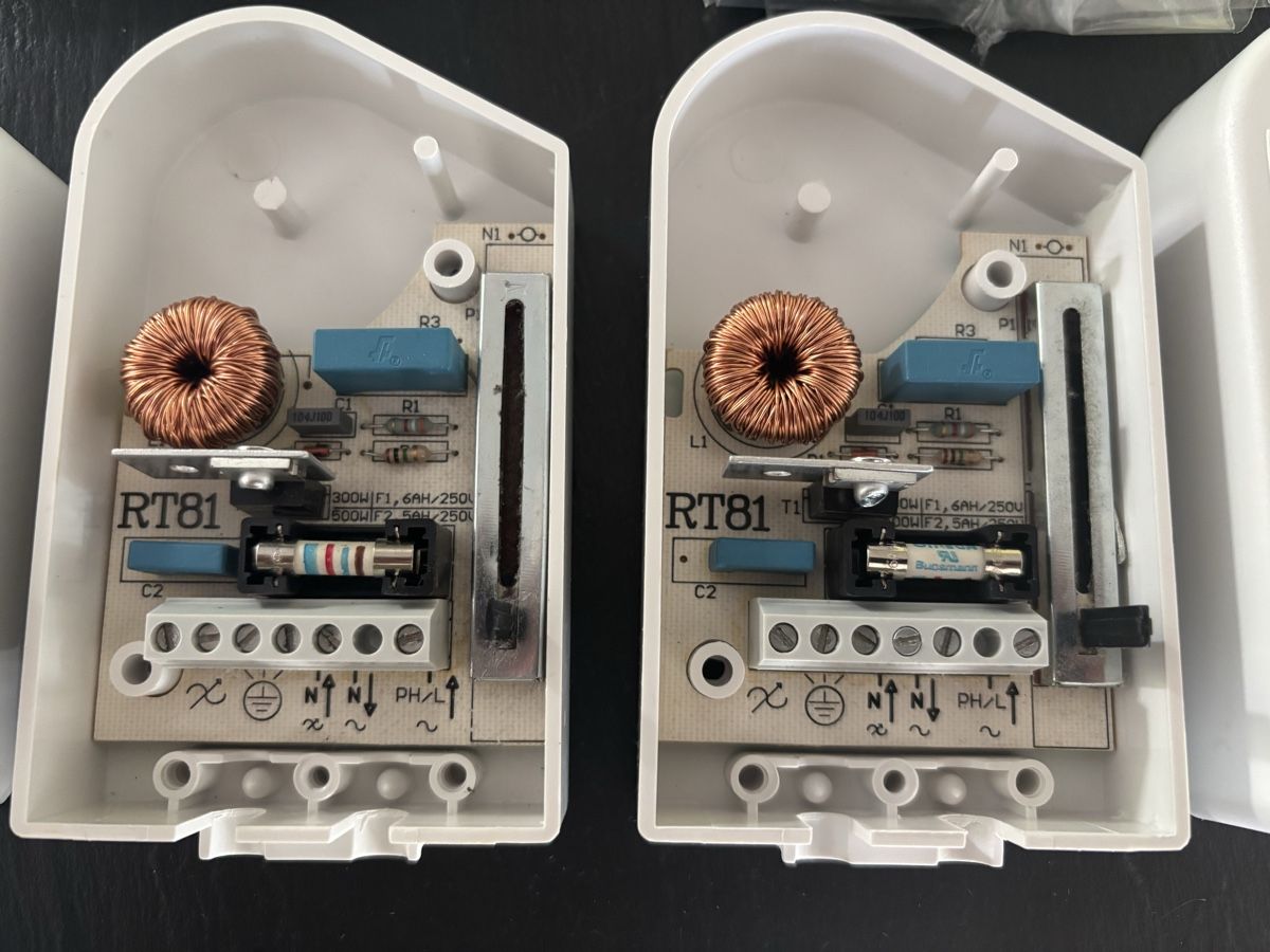 Interruttori: 2x Halogen Bodenregler/Dimmer Relco RT81 60-300W – Usato da Pfäffikon ZH venduto da dividis 1
