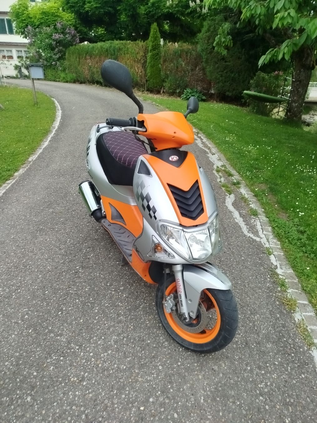 Kymco Scooter: Kymco Super 9 Roller, Motorrad – Usato da Steg im Tösstal venduto da KiwiGrafikMaurer