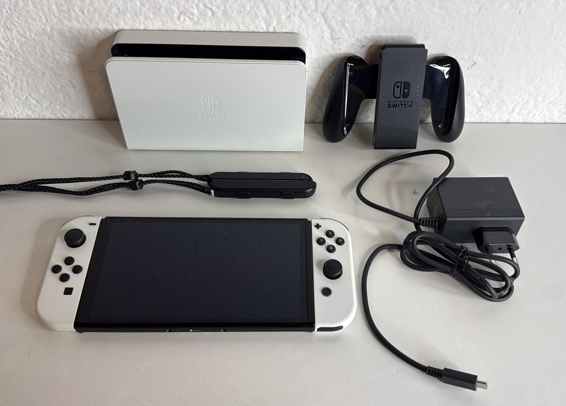 Nintendo Konsolen: Nintendo Switch OLED – Weiss  – Gebraucht aus Ehrendingen von lax21 1