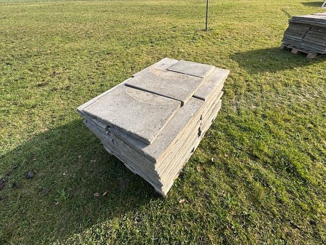 Rivestimenti per pavimenti: Betonplatten / Gehwegplatten / Platten / Gartenplatten – Usato da Schlatt ZH venduto da frosch116