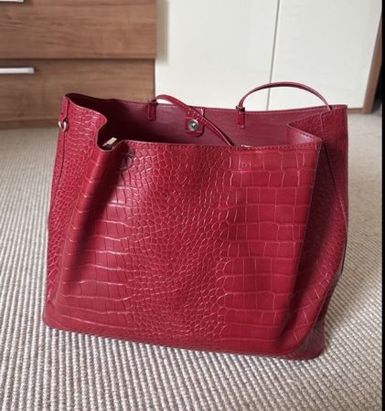 Rote Tasche von Zara