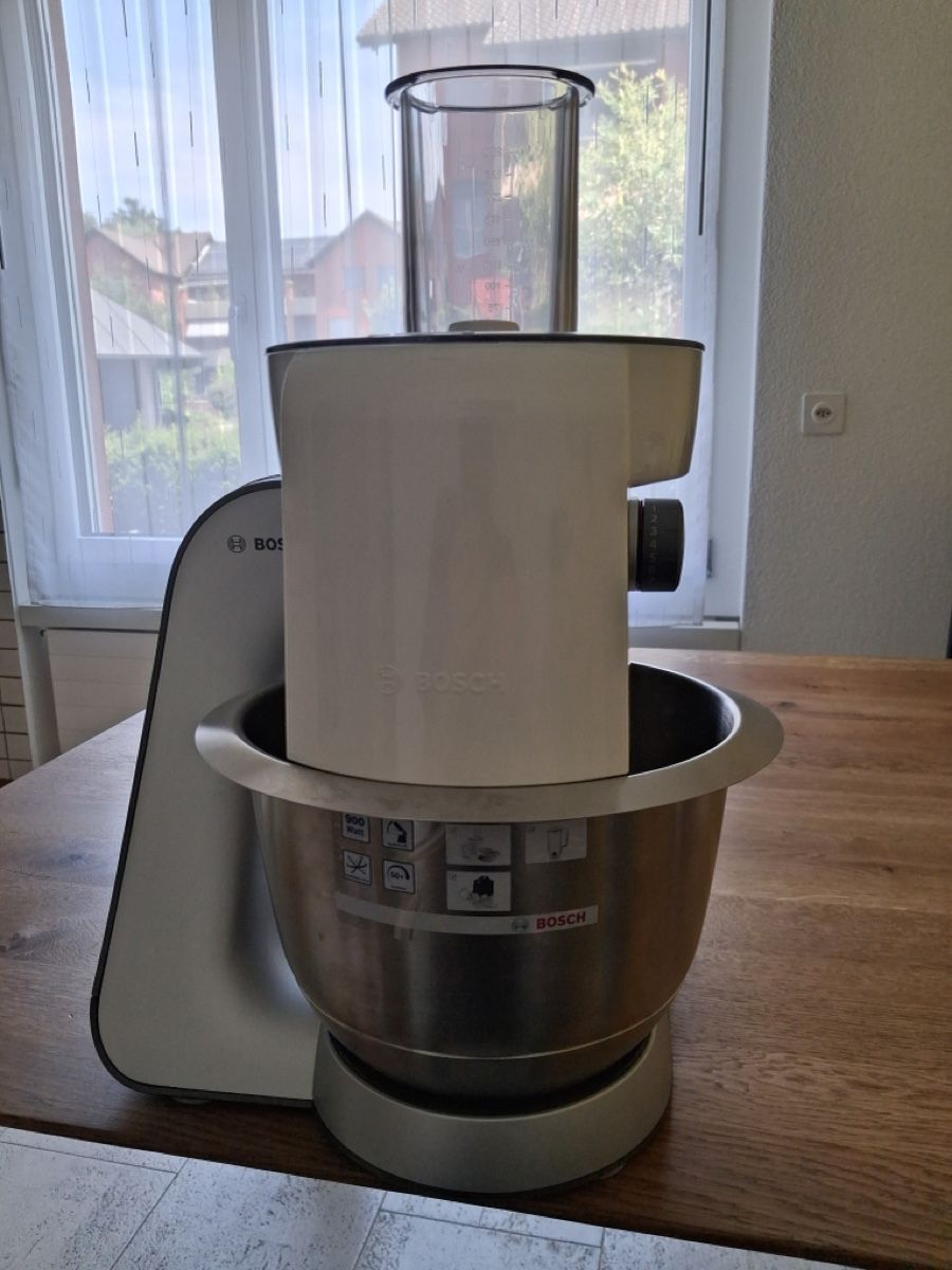 Bosch Elettrodomestici da cucina: Küchenmaschine Bosch MUM 56320 CH silber  – Nuovo (secondo la descrizione) da Luzern venduto da Wibilu 2