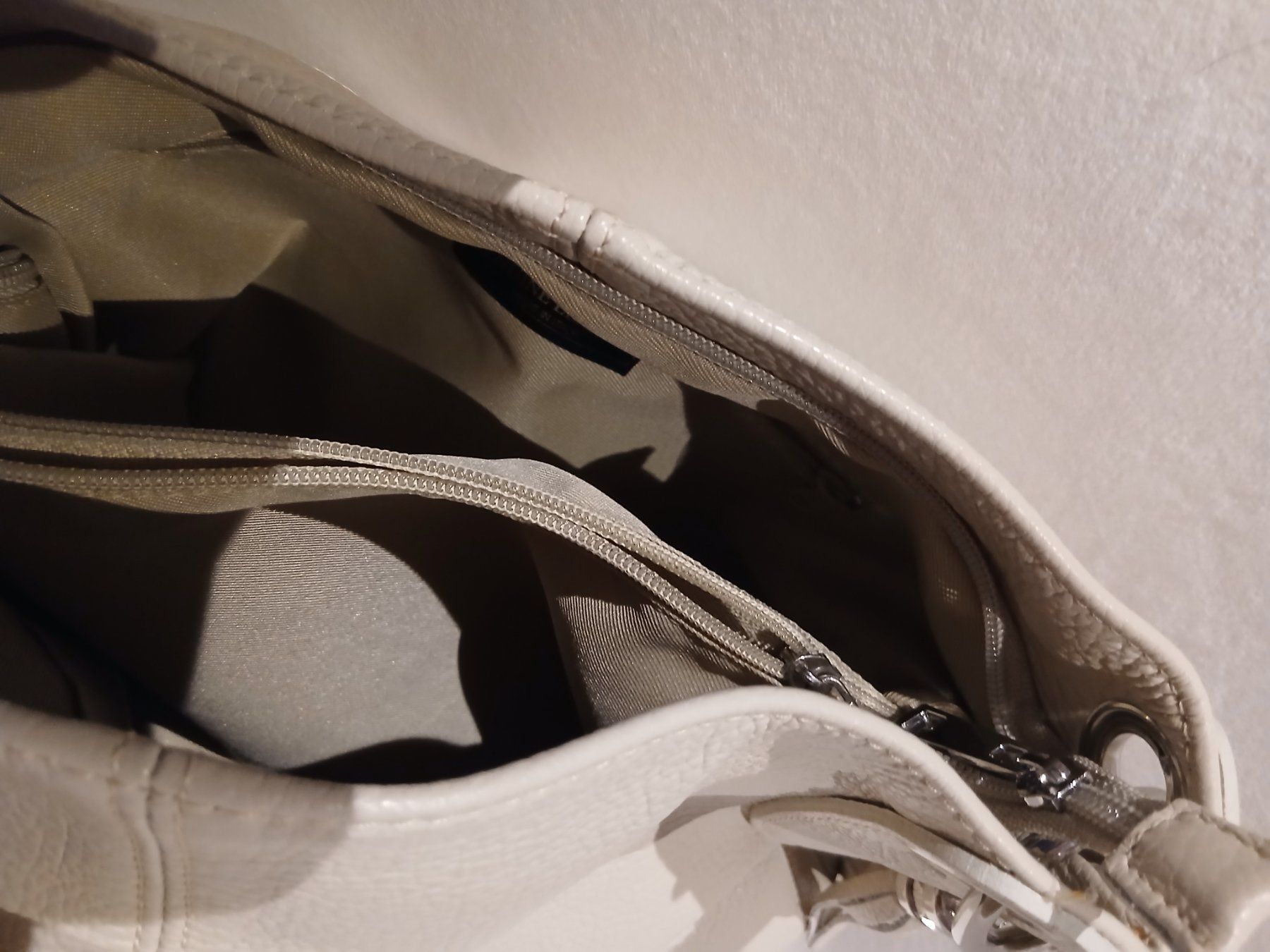 Borse da donna: Neue Rindsleder Tasche – Nuovo (secondo la descrizione) da Eschenbach SG venduto da baradunja 8
