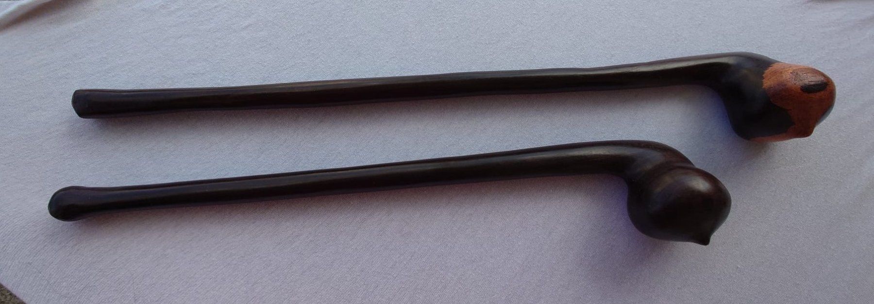 Tutti gli attrezzi: 2 Afrikanische RunguKeulen, KnobKerries oder SprechStock – Usato da Neuhausen venduto da MonoCeros
