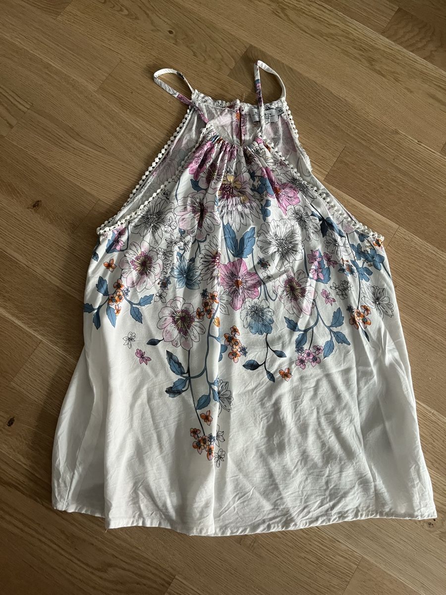 Tops: Top mit Blumenmuster  – D'occasion à Thun par pri_655z