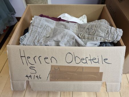 Herren Kleider Grösse S gemischt