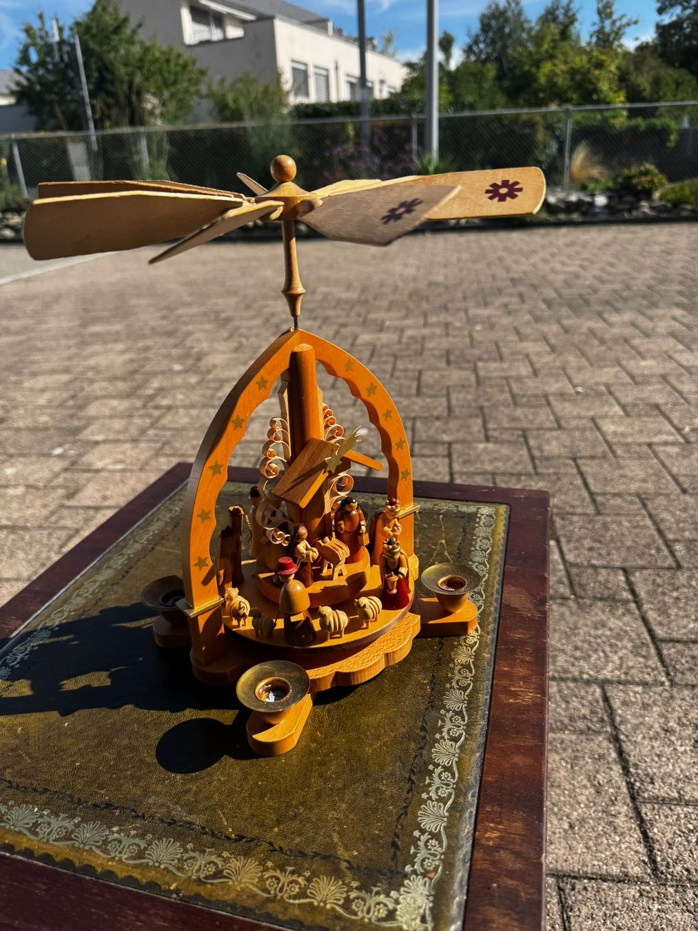 Toutes les décorations: Weihnachtspyramide mit Schafen – D'occasion à Egg b. Zürich par Brocki_Insel_Egg