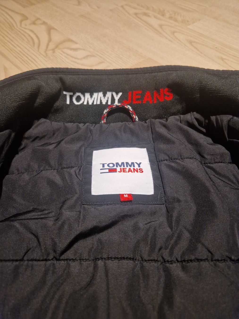 Tommy Hilfiger Giacche: Tommy Jeans Winterjacke – Usato da Rüegsauschachen venduto da ban_kf9z 2