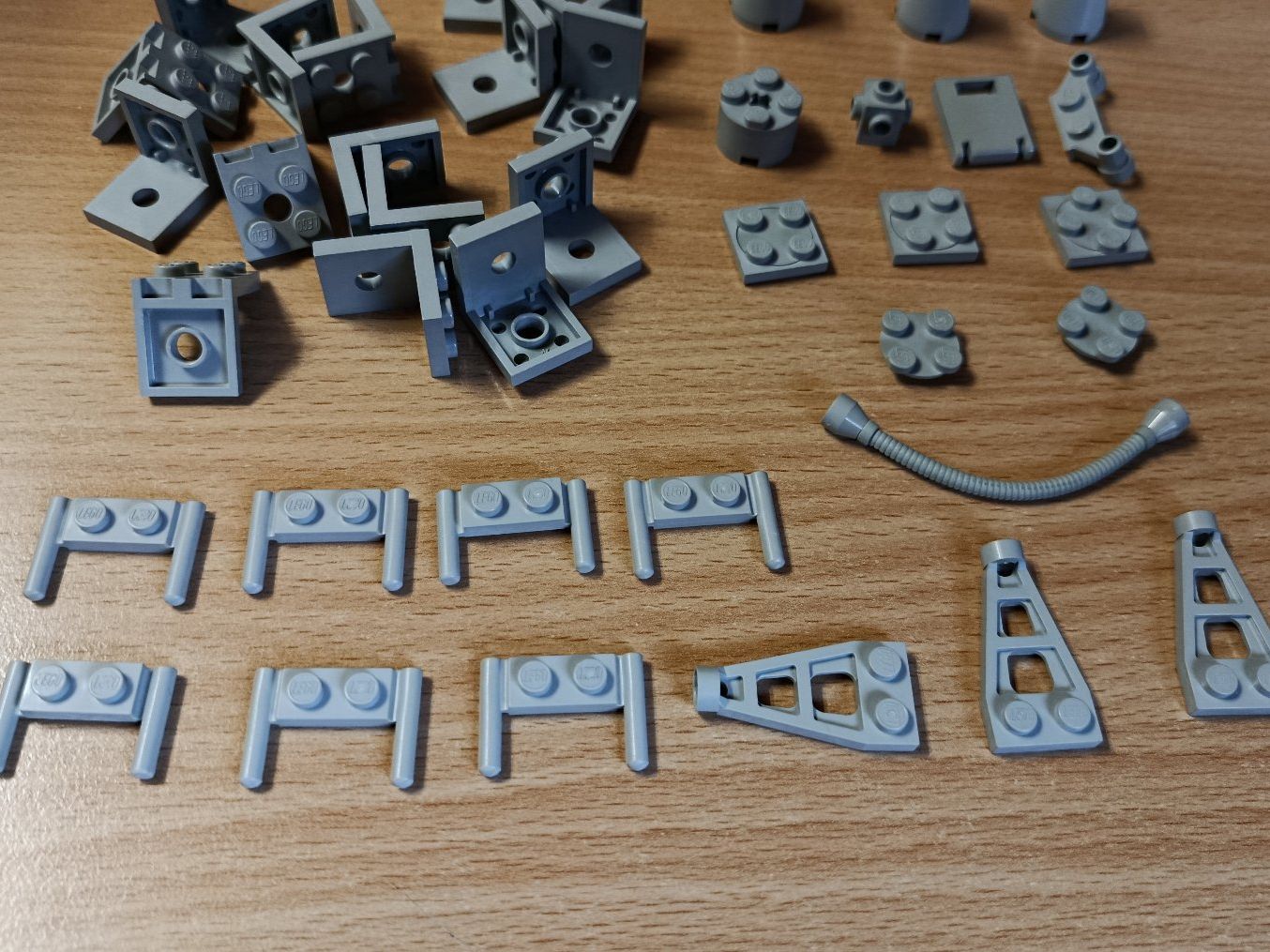 Lego Kit di costruzioni: LEGO Classic Space - diverse, hellgraue Teile – Usato da Muhen venduto da Legoholic 1