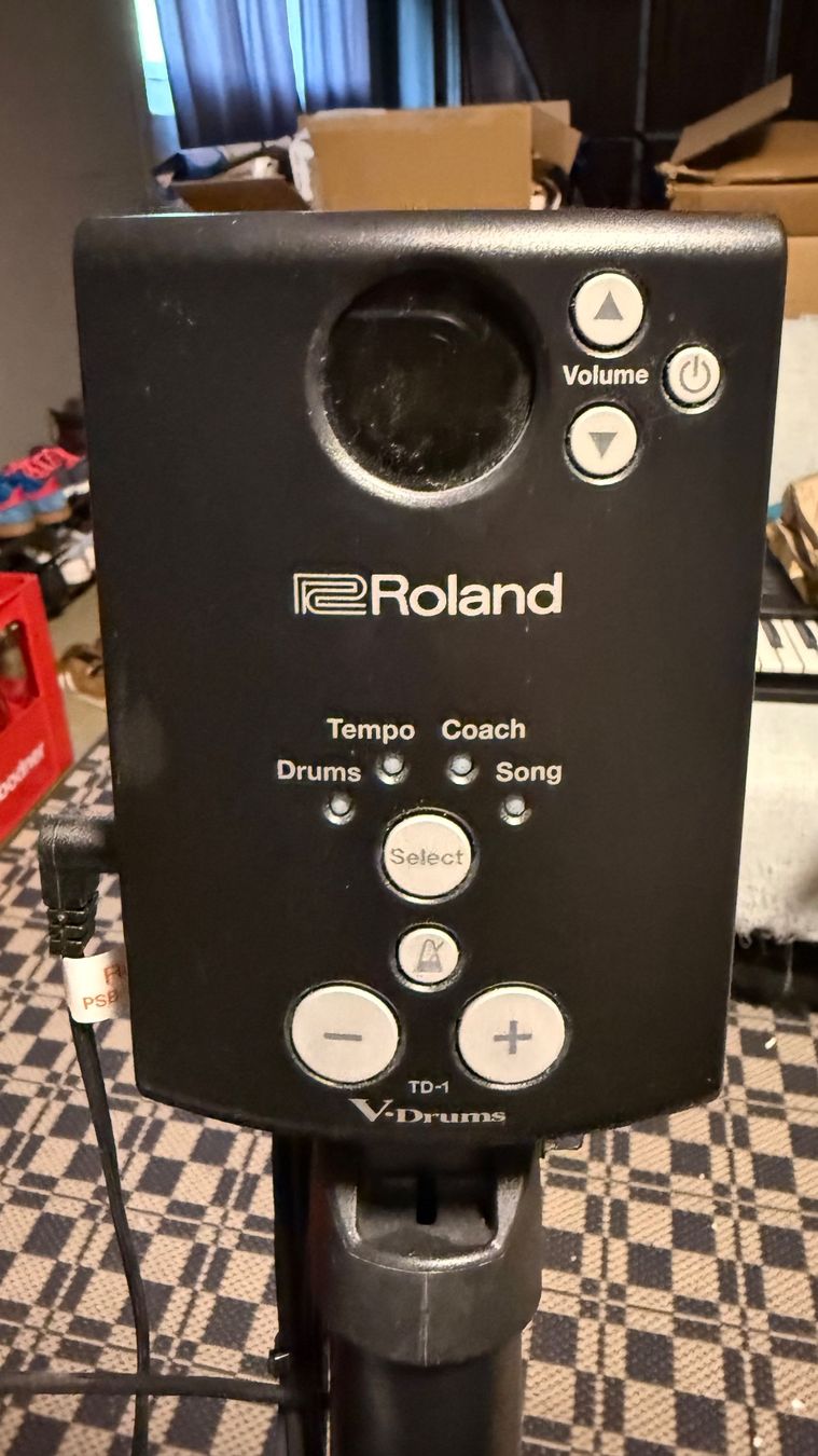 Roland Strumenti musicali: ROLAND TD-1 V-Drums – Usato da Gerlafingen venduto da Alexp4485 1