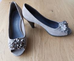Marco Tozzi Pumps Grösse 38, Leder, toller Schuh mit Blumen!