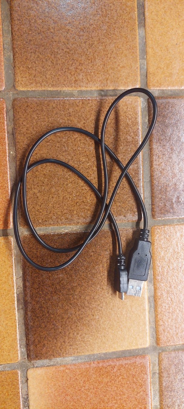 Cavi: cable de chargeur USB - Micro USB / longeur 80cm – Usato da Martigny venduto da ValentinClosuit