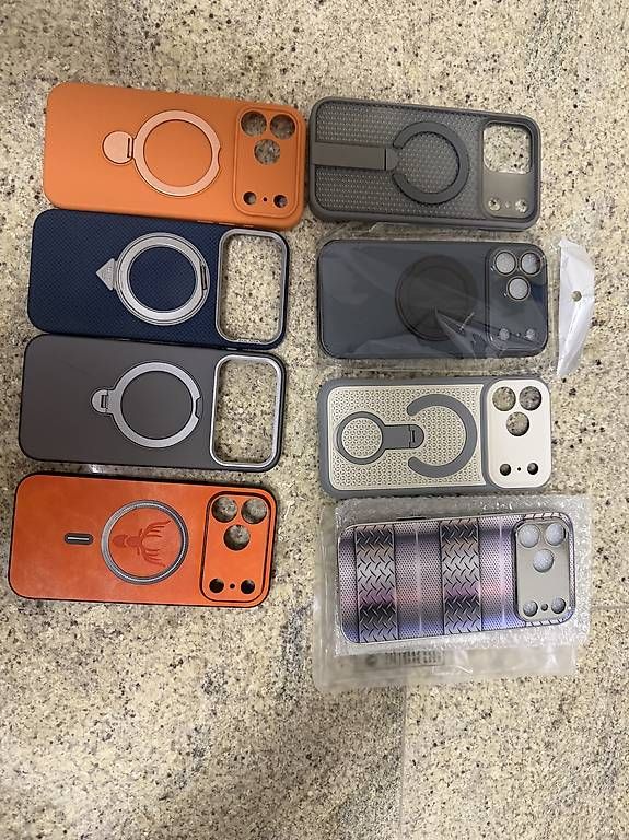 Coques & Protection écran: 8x iPhone 17 Pro Max Hüllen  Set – D'occasion à Zürich par meti1975 3
