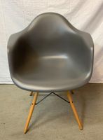Eames Plastic Armchair von Vitra in top Zustand!
