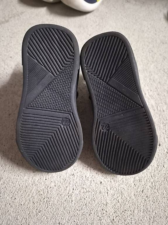 Scarpe per ragazzi: Neu Kinderschuh gr. 22 – Usato da Melchnau venduto da Rhabarber_98 1