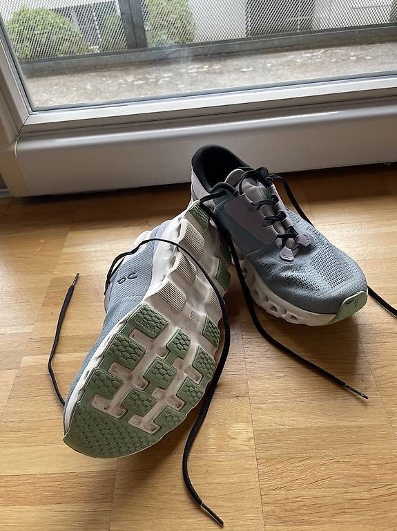 On Scarpe da uomo: On Cloudstratus 40.5 wenig getragen – Usato da Urdorf venduto da lyl_889t 1