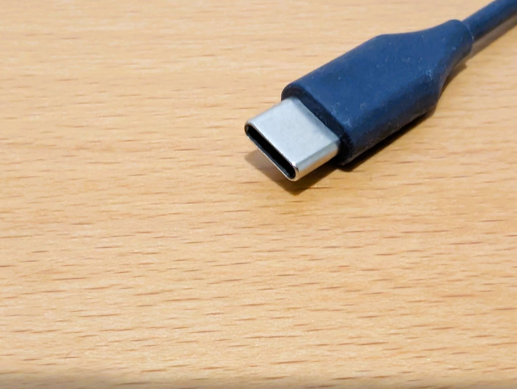 Cavi: Jabra USB-C-Kabel 22.5 cm - Blau – Usato da Pfäffikon SZ venduto da RainerZuefall 1