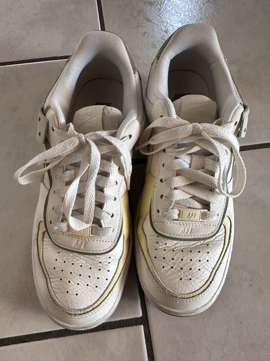 Nike Damenschuhe: Nike Air Force 1 38 – Gebraucht aus Uetliburg SG von Luckyeightone