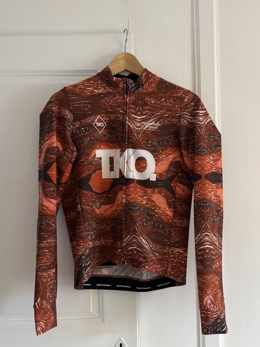 Pas Normal Studios Canottiere & Pantaloni: Pas Normal Studios - T.K.O Woven Long Sleeve Jersey – Nuovo (secondo la descrizione) da Diesse venduto da second_life