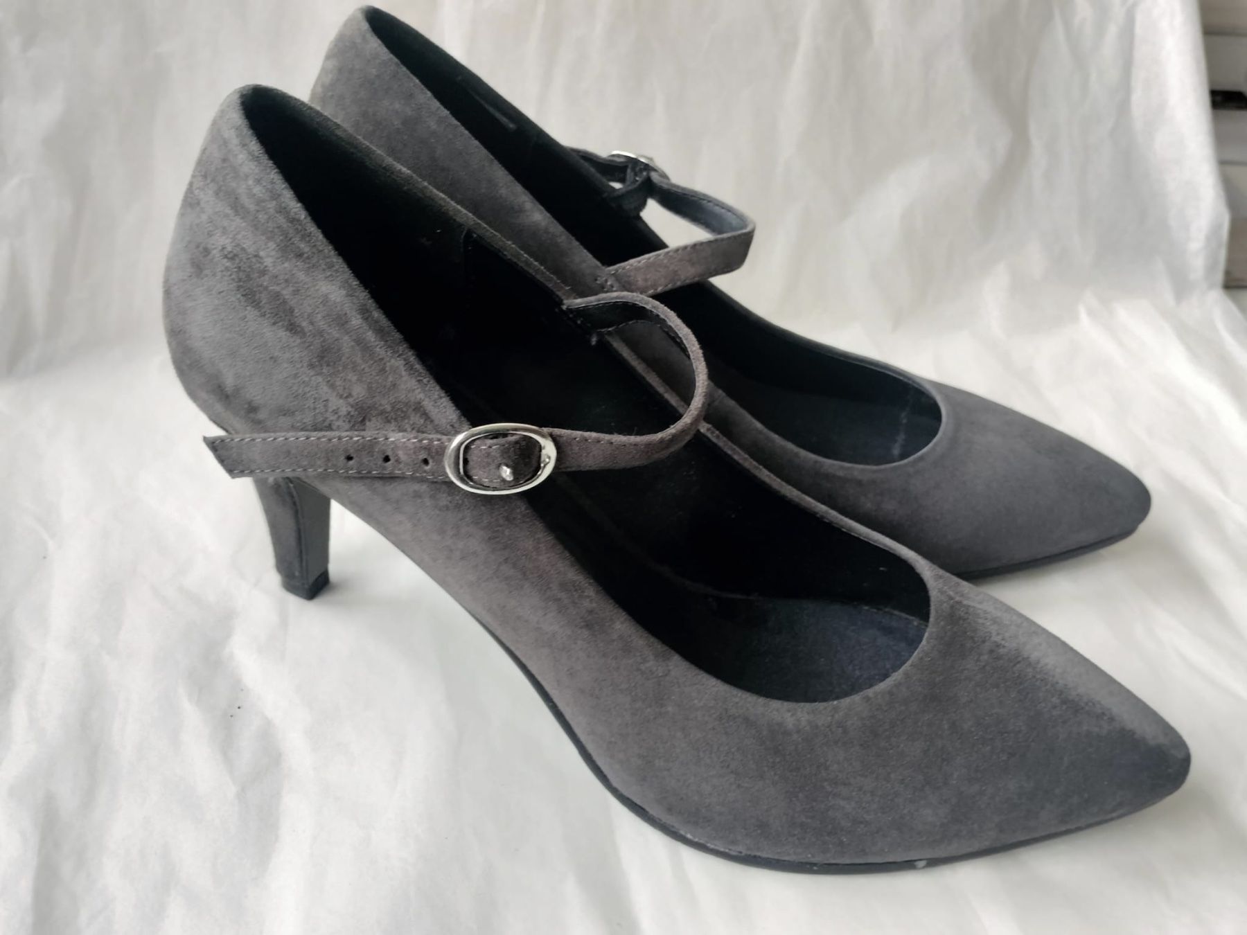 Roberto Santi Damenschuhe: Roberto Santi Pumps Grau, Gr. 37 – Gebraucht aus Aarau von Obdulia