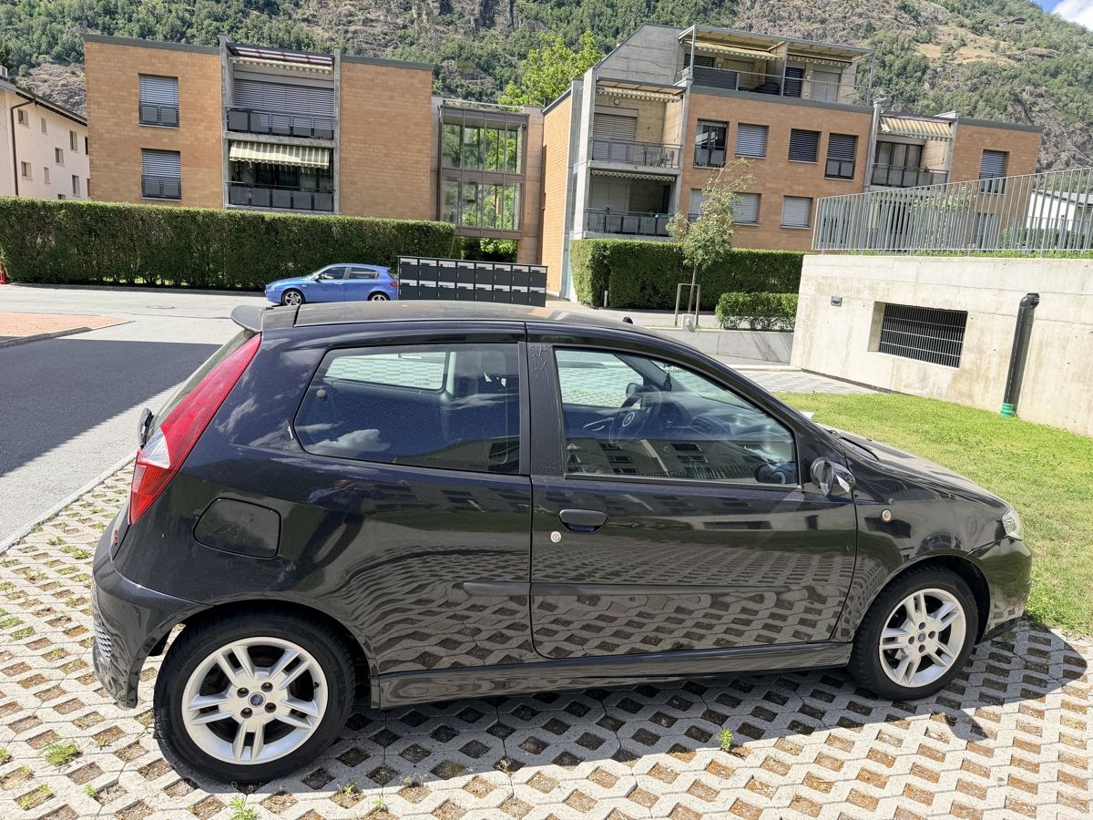 Fiat Autos: Fiat Punto 1.4 Sporting – D'occasion à Glis par raf_8rjb