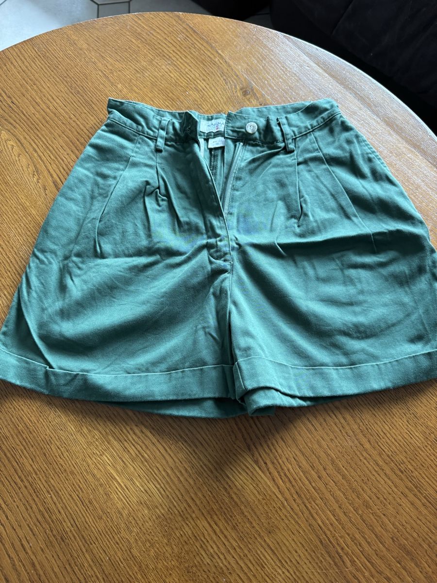 Nafnaf Pantalons: Short dame Naf Naf – D'occasion à Montsevelier par ber_88db
