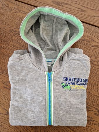 Kaputzenjacke Gr. 116/122 wie Neu