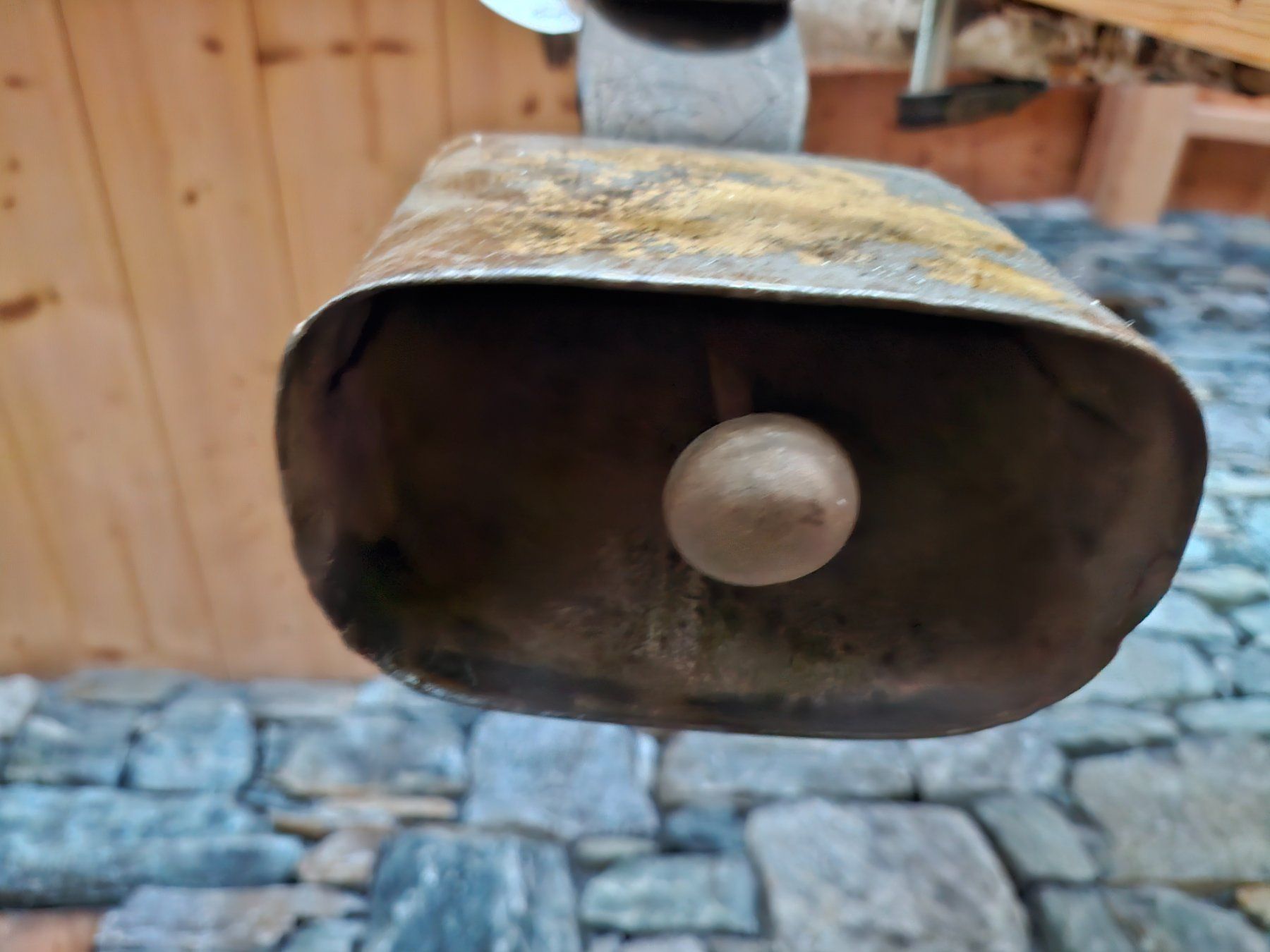 Glocken & Treicheln: Treichel Glocke – Gebraucht aus Guarda von rue_bpd7 1