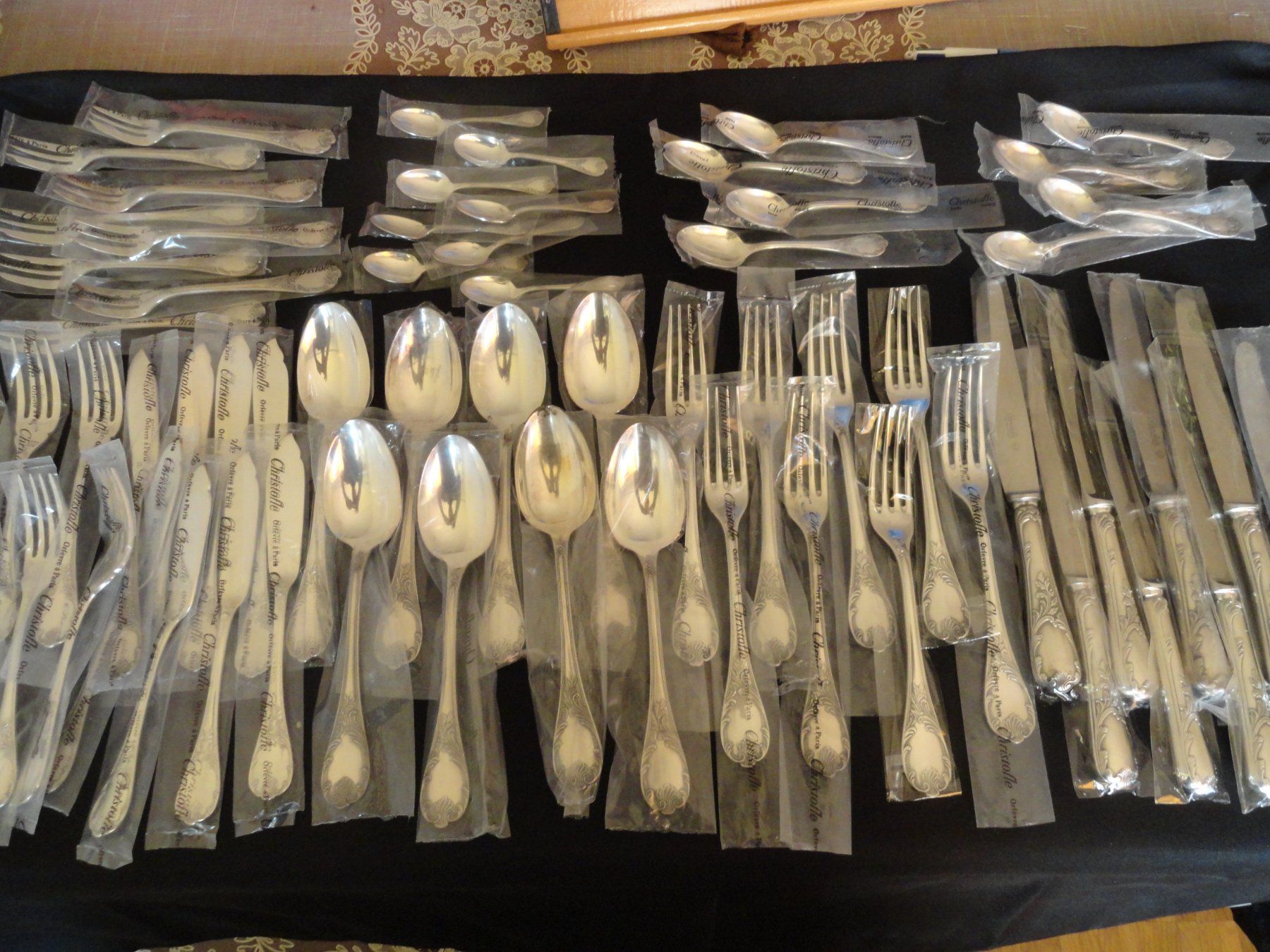 Christofle Bestecksets: - 64 COUVERTS DIVERS CHRISTOFLE ORIGINAL MARLY NEUF – Neu und originalverpackt aus Morges von argento.oro.65