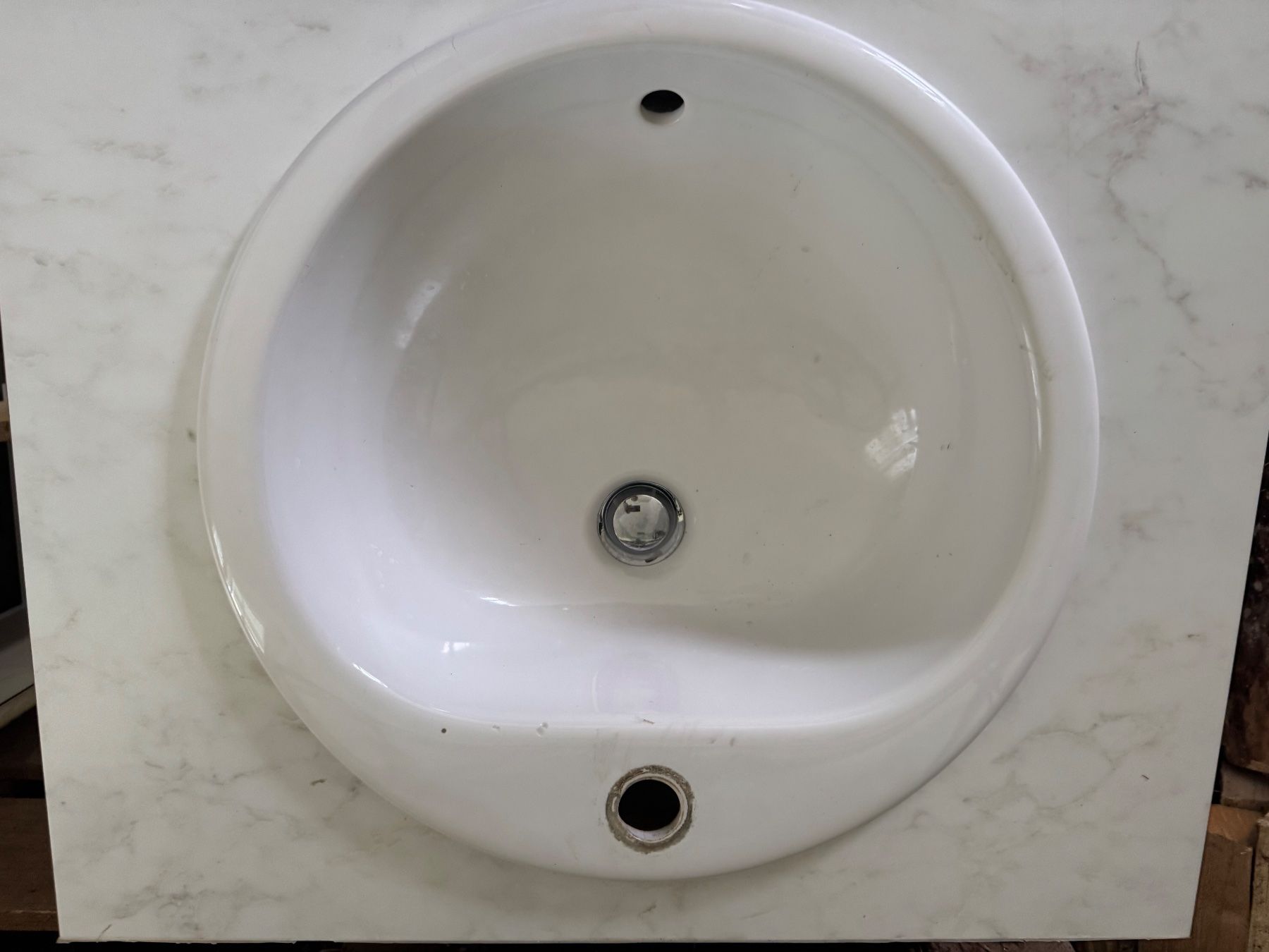 Badezimmermöbel: Lavabo mit Schrank – Gebraucht aus Mauren von Vivienne20.06 4
