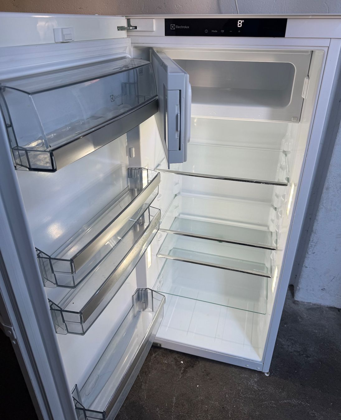 Electrolux Frigoriferi: Electrolux A+++  H127 Eibaukühlschrank – Usato da Kloten venduto da top2000 2