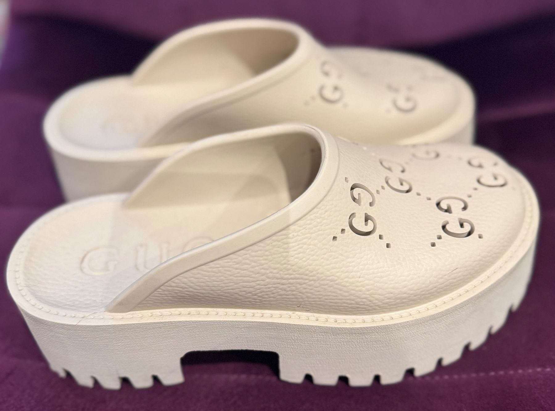 Gucci Scarpe da donna: Gucci slides – Usato da Zürich venduto da MagicStuff007 1